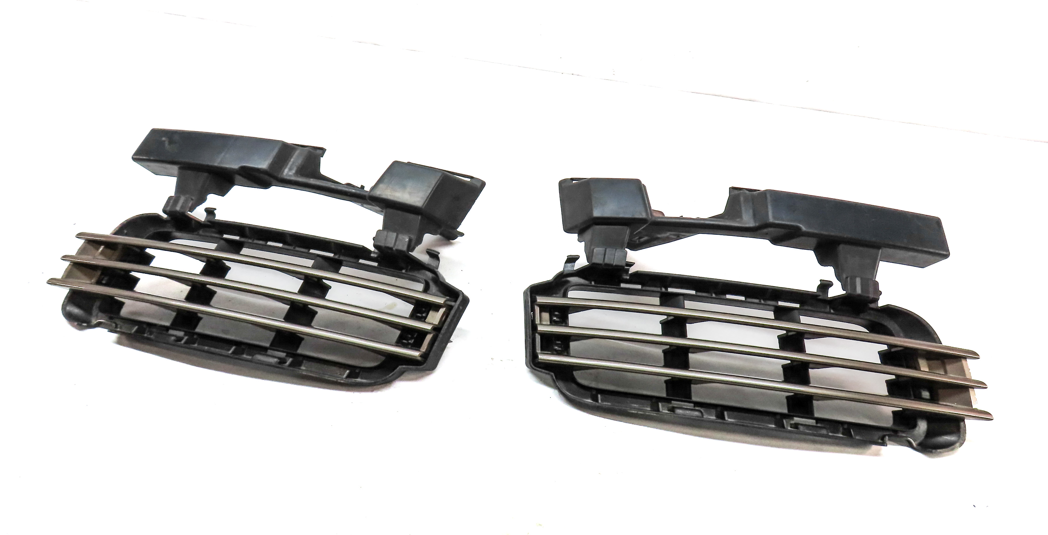 2013 LAND RANGE ROVER (L405) FRONT LEFT & RIGHT LOWER BUMPER GRILLE TRIM SET/2 — exact item pictured
